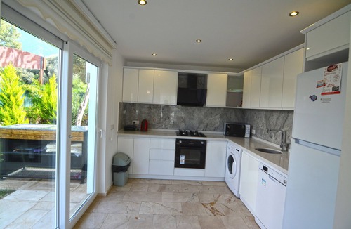 Oludeniz Villa | luxury 3 bedroom city villas in oludeniz for rent with private pool and garden