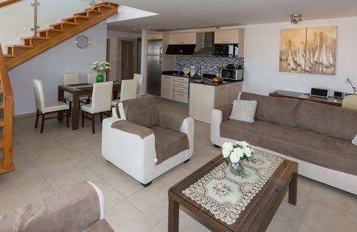 Side Apartment | LUXURY APARTMENT | SIDE | CLOSE TO SEA | JACCUZI ON TERRACE | CHILD FRIENDLY |