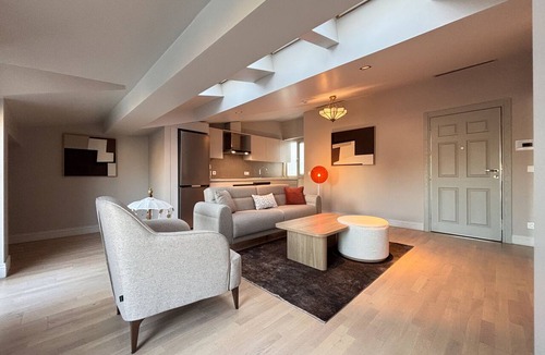 Karakoy Apartment | Luxury Penthouse Suite with Private Terrace