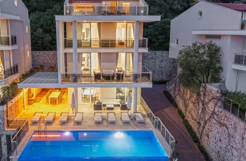 Kalkan Villa | Luxury stylish 5 bedroom villa in a quiet location with wonderful sea views