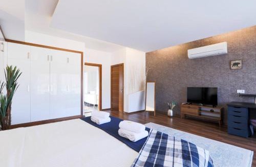 Cesme Villa | Luxury Vacation Seaside Villa with Privacy
