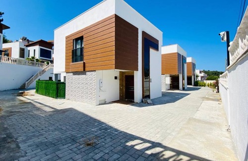 Kadnlar Denizi Mahallesi Villa | Luxury Villa Ada Marin