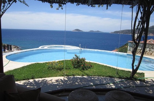 Kalkan Villa | Luxury villa with private infinity pool and jacuzzi within 80metres of the sea