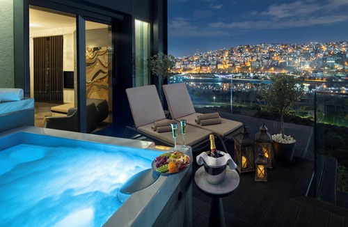 Sakarya Hotel | Mövenpick Hotel Istanbul Golden Horn