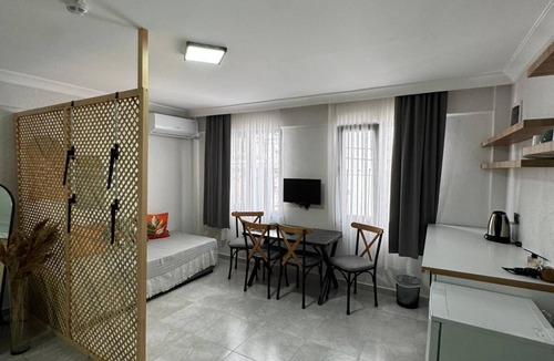 Ayvalik City Center House | Macaron Midi House