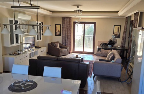 Side Apartment | Marvelous 4-bedroom apartment with AC in sunny Manavgat