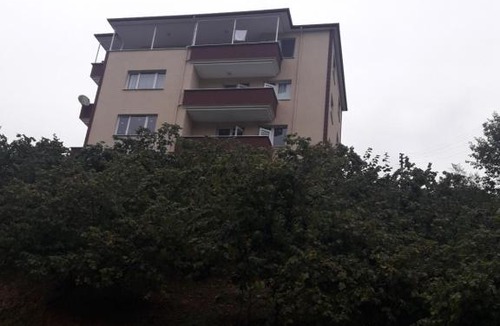 Akcaabat Apartment | Memiş Apartmanı