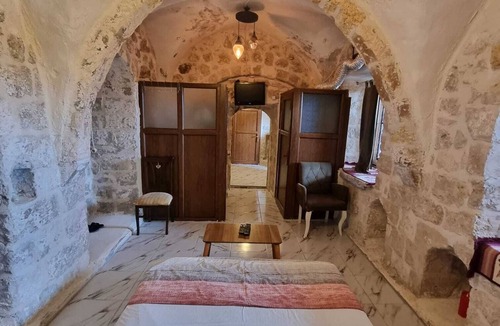 Artuklu Hotel | Merde Konağı