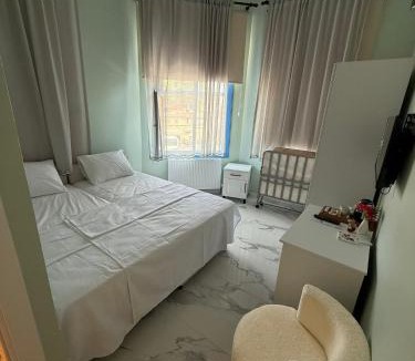 Adalar Hotel | Meydan 76