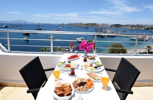 Bodrum City Center Hotel | MİA HİLL SUİTES OTEL