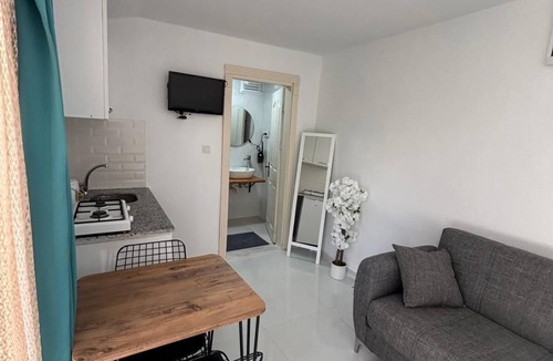 Armutalan Apartment | Mini Apartment with Swimming Pool
