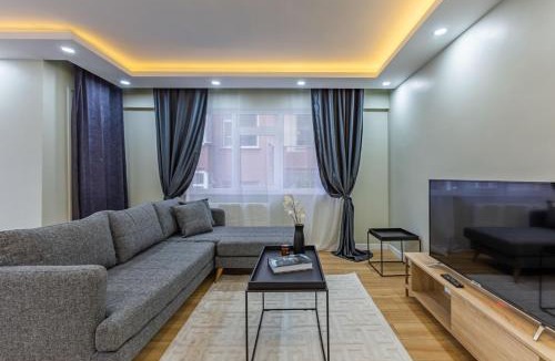 Maltepe Apartment | Modern and Well Designed Apartment Near Public Transportation in Maltepe