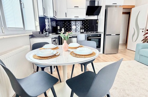 Antalya City Centre Apartment | Modern Central Flat Near Old Town with Fast WiFi 2BR