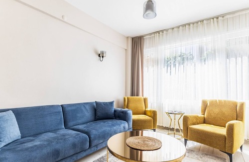 Rasimpasa Apartment | Modern Flat w Balcony 2 min to Marmaray in Kadikoy