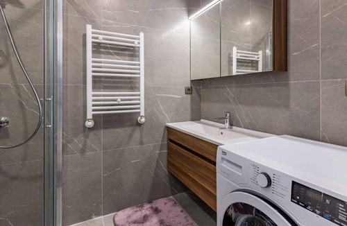 Kadikoy Apartment | Modern Flat with Fantastic City View in Kadikoy