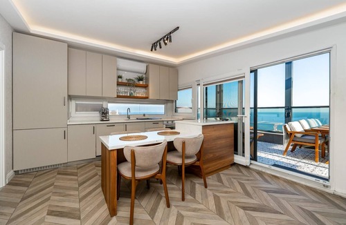Karaburun Koyu Apartment | Modern Sea View Penthouse with Private Terrace – 20 Min to IST
