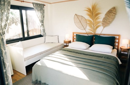 Seferihisar Hotel | Mona Glamping Caravan Suites