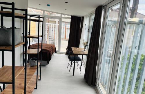 Kadikoy Apartment | Nest Digital Nomad House