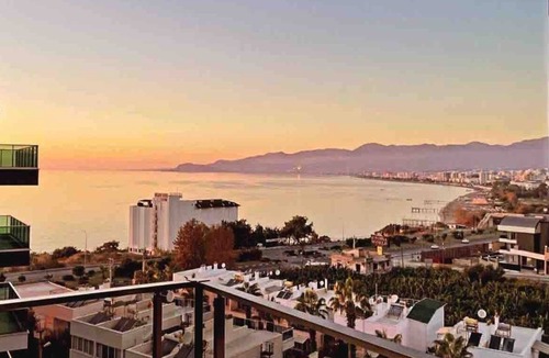 Kargicak Apartment | New Apartment Panoramic View Sea Mountain City and Pool 50m from the beach