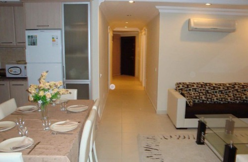 Sorgun Mahallesi Apartment | Oasis E14, 2 bed fourth floor in popular gated community