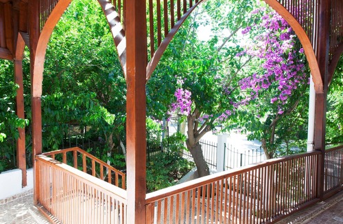 Adalar House | Orhan Kutbay'in Evi Turyolu Cafe Pansiyon