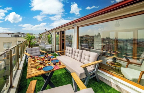 Cihangir Apartment | Panoramic Bosphorus View Terrace At Monnas Suite