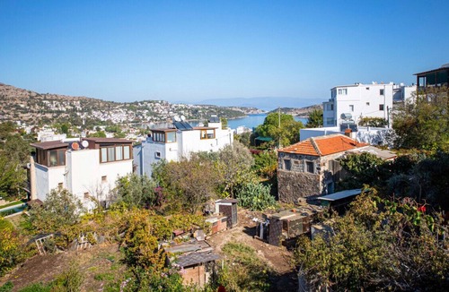Golturkbuku Apartment | Peaceful Home with Amazing View in Golturkbuku
