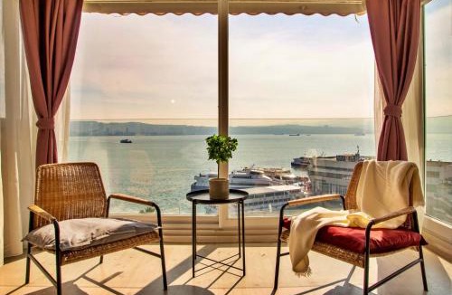 Bostanlı Mahallesi Apartment | Peaceful Retreat with Beautiful Sea Views