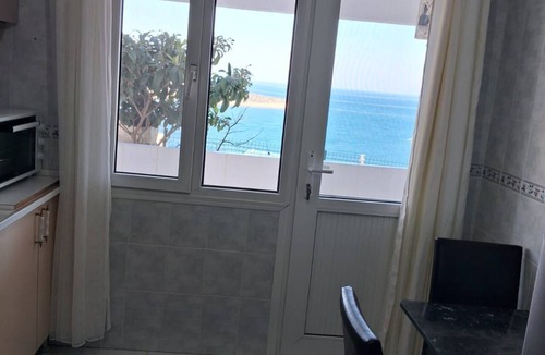 Karaburun Apartment | Peaceful Suite in Karaburun with Panoramic Sea View & Balcony