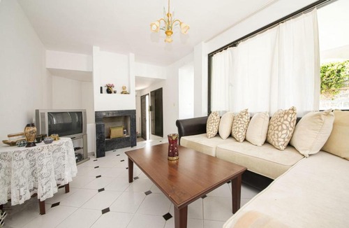 Turgutreis Villa | Peaceful Villa with Shared Pool, Balcony, Terrace and Backyard in Bodrum