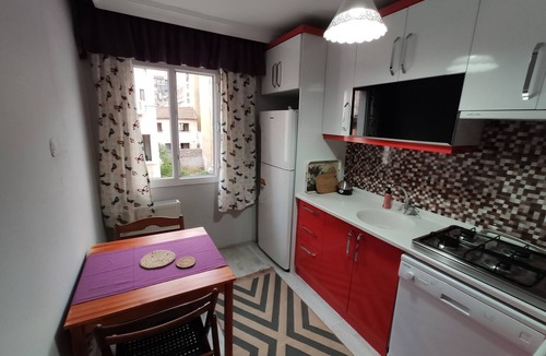 Izmir City Centre Apartment | Pleasant apartment with amazing sea view