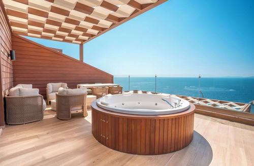 Kusadasi City Centre Hotel | Qlusive Hotel