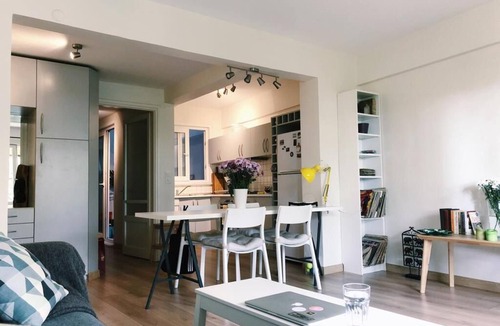 Cihangir Apartment | Quiet and Charming 2-bedroom apartment with WiFi, AC in the heart of Istanbul