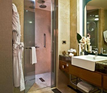 Esenler Hotel | Ramada Plaza By Wyndham Istanbul Tekstilkent