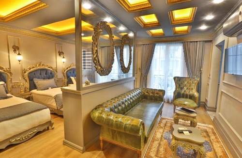 Yomra Hotel | REAL KiNG SUiTE HOTEL