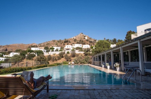 Gumusluk Villa | Refreshing House with Shared Pool in Gumusluk