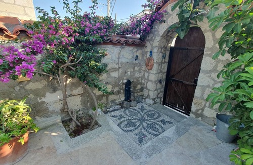 Cesme Villa | Reisdere' de 100 yıllık taş ev.
