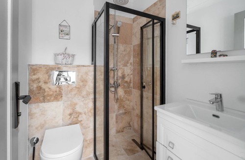 Ayvalik City Center Villa | Rustic House with View, Balcony in Ayvalik