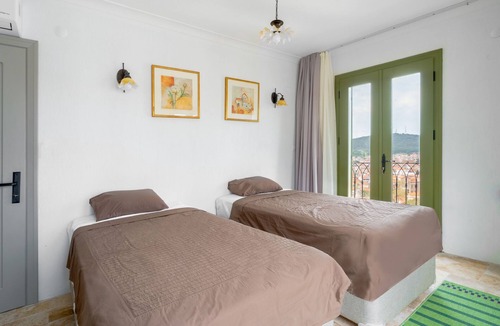 Ayvalik City Center Villa | Rustic House with View, Balcony in Ayvalik