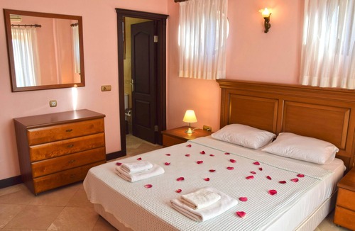 Oludeniz Villa | Rustic stone villa with private pool and large enclosed garden - FREE WIFI