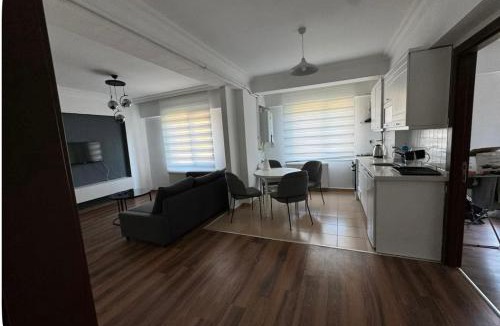 Pendik Apartment | Sabiha Gökçen 5 dk a Havuzlu otoparklı yeşillikler içinde