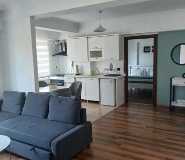 Pendik Apartment | Sabiha Gökçen 5 dk a Havuzlu otoparklı yeşillikler içinde