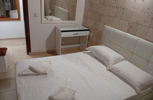 Side Apartment | Safari Suit Hotel , Side