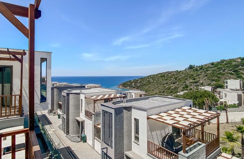 Bogazici Villa | Sea View House w Balcony 3 min to Beach in Milas