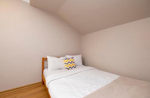 Kabatas Apartment | Sea View Two-Bedroom Suite in Managed Residence - Parking and Elevator