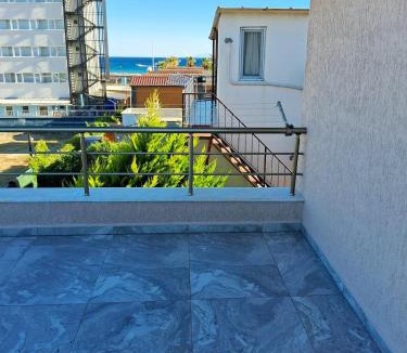 Sarimsakli Apartment | Sea View Villa w Garden 50m to Sarımsaklı Beach