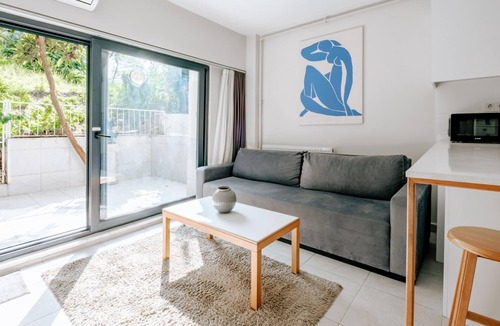 Tophane Apartment | Serene Flat with Backyard 8 min to Galataport