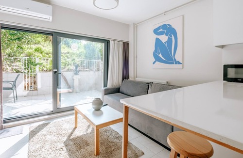Tophane Apartment | Serene Flat with Backyard 8 min to Galataport