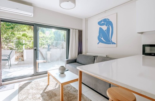 Tophane Apartment | Serene Flat with Backyard 8 min to Galataport