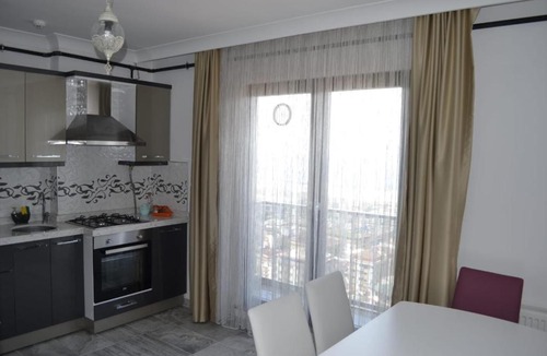 Trabzon Apartment | Shahin Golden Hotel l الصقر الذهبي…
